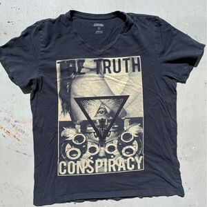 Men's Foreign Exchange T-Shirt Black Truth Conspiracy L V-Neck NWO Pyramid Eye